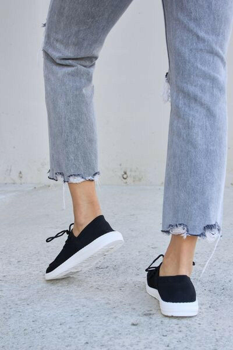 Forever Link Flat round Toe Lace-Up Sneakers.