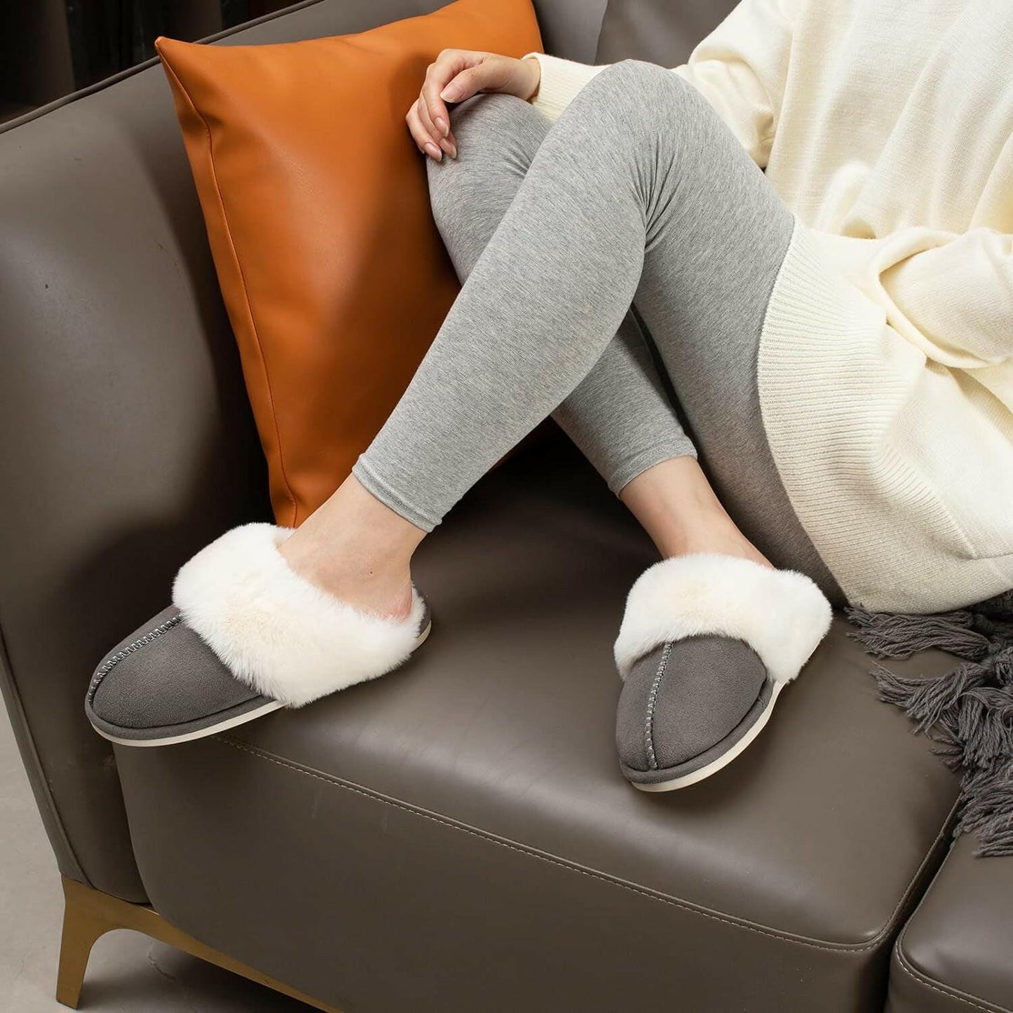 Women Slippers with Memory Foam, Fuzzy Warm Bedroom House Shoes, Fluffy Winter Indoor Outdoor Anti-Skid Sole.